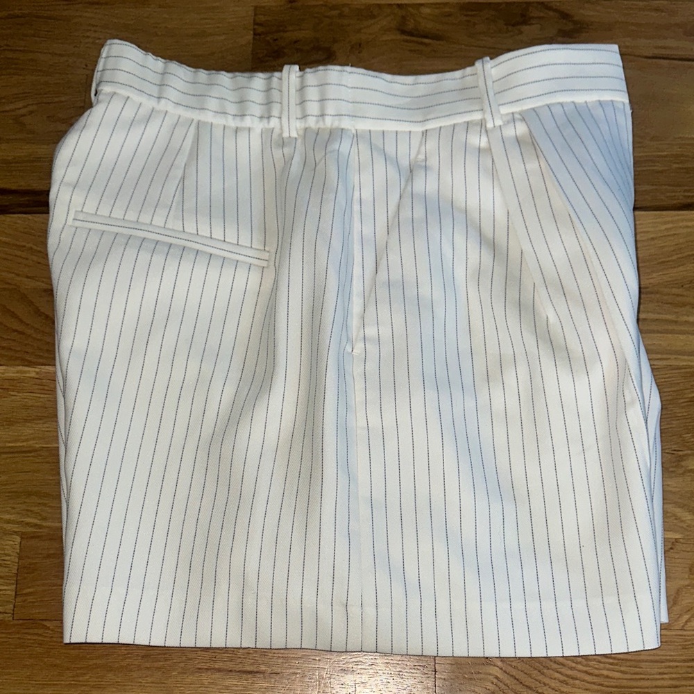Abercrombie & Fitch White Pinstripe High Waist Women's Shorts - Picture 10 of 10